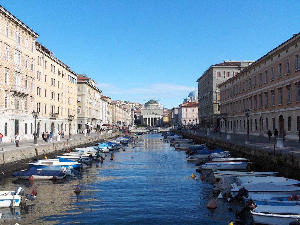 Seven Historical Suites Trieste Oda fotoğraf